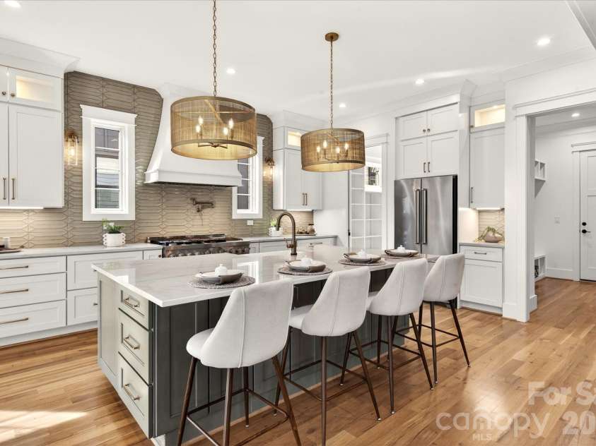 1714 Seifert Circle, Charlotte, NC 28205.  MLS# CAR4351054, YatesRealty ID 9714. 