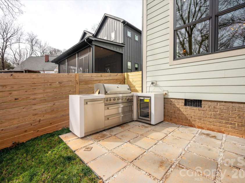 1714 Seifert Circle, Charlotte, NC 28205.  MLS# CAR4351054, YatesRealty ID 9714. 