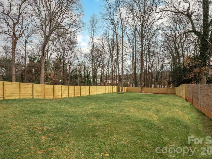 1714 Seifert Circle, Charlotte, NC 28205.  MLS# CAR4351054, YatesRealty ID 9714. 