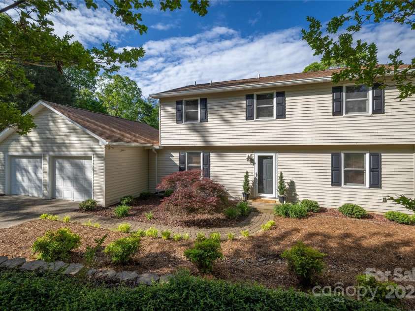 2894 Brookridge Drive, Valdese, NC 28690.  MLS# CAR4252042, YatesRealty ID 9714. 