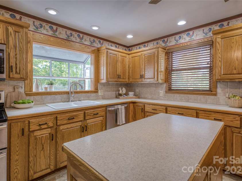 2894 Brookridge Drive, Valdese, NC 28690.  MLS# CAR4252042, YatesRealty ID 9714. 