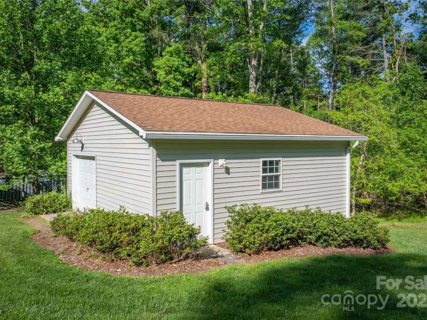 2894 Brookridge Drive, Valdese, NC 28690.  MLS# CAR4252042, YatesRealty ID 9714. 