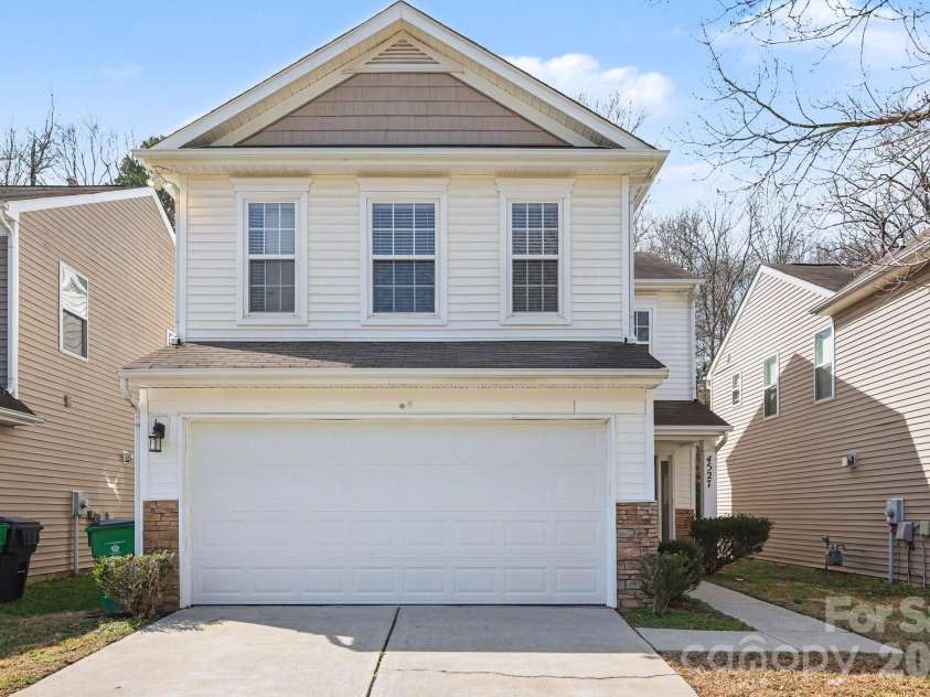 4527 Belmar Place Road, Charlotte, NC 28269.  MLS# CAR4346561, YatesRealty ID 9714. 