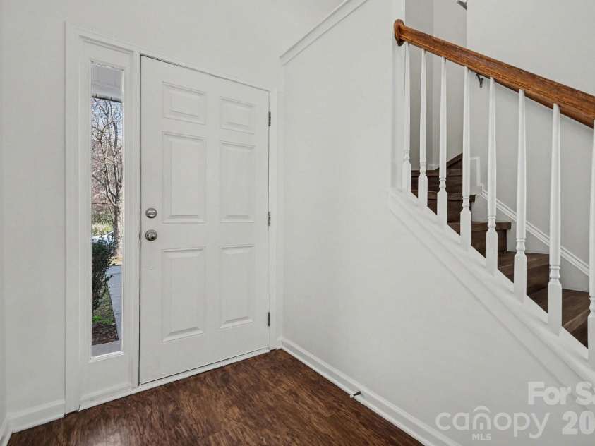 4527 Belmar Place Road, Charlotte, NC 28269.  MLS# CAR4346561, YatesRealty ID 9714. 