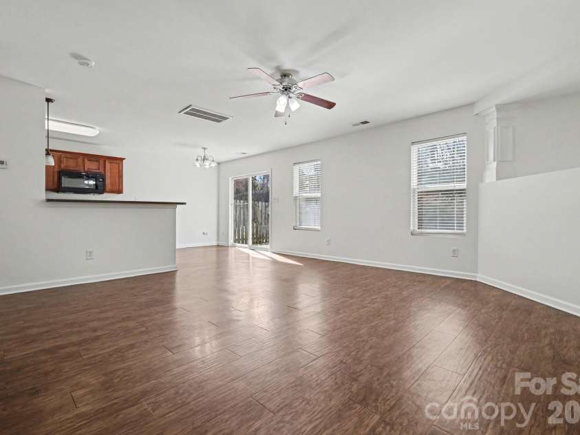 4527 Belmar Place Road, Charlotte, NC 28269.  MLS# CAR4346561, YatesRealty ID 9714. 