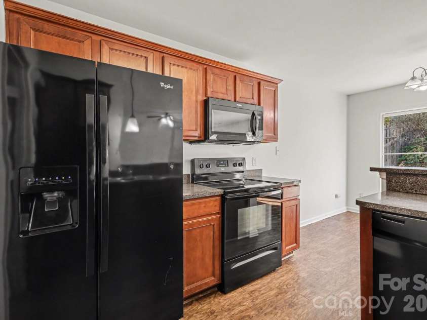 4527 Belmar Place Road, Charlotte, NC 28269.  MLS# CAR4346561, YatesRealty ID 9714. 