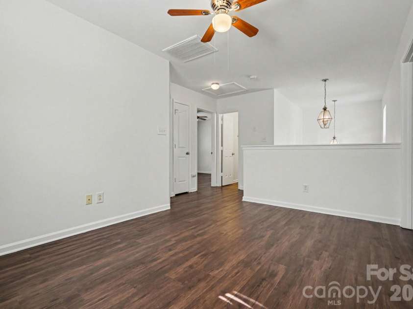 4527 Belmar Place Road, Charlotte, NC 28269.  MLS# CAR4346561, YatesRealty ID 9714. 