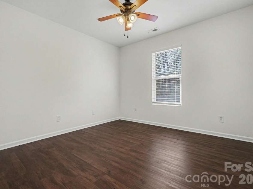 4527 Belmar Place Road, Charlotte, NC 28269.  MLS# CAR4346561, YatesRealty ID 9714. 