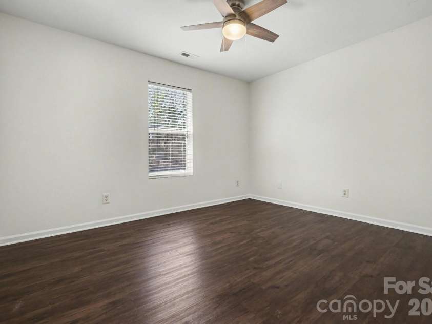 4527 Belmar Place Road, Charlotte, NC 28269.  MLS# CAR4346561, YatesRealty ID 9714. 