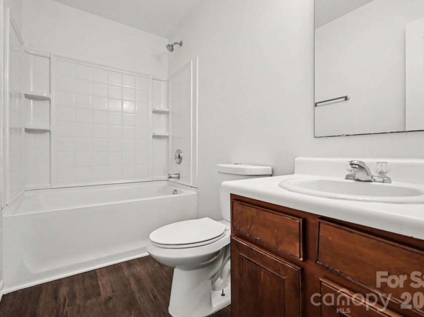 4527 Belmar Place Road, Charlotte, NC 28269.  MLS# CAR4346561, YatesRealty ID 9714. 