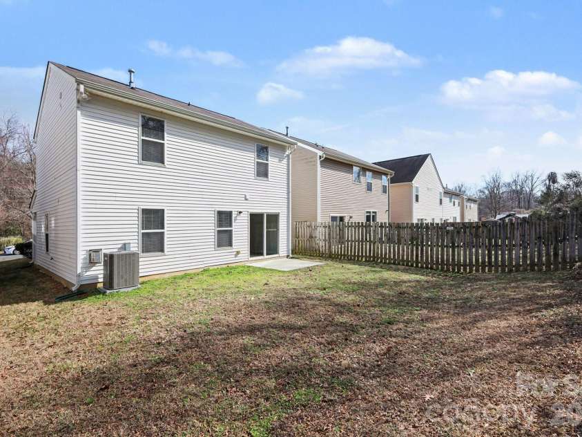 4527 Belmar Place Road, Charlotte, NC 28269.  MLS# CAR4346561, YatesRealty ID 9714. 