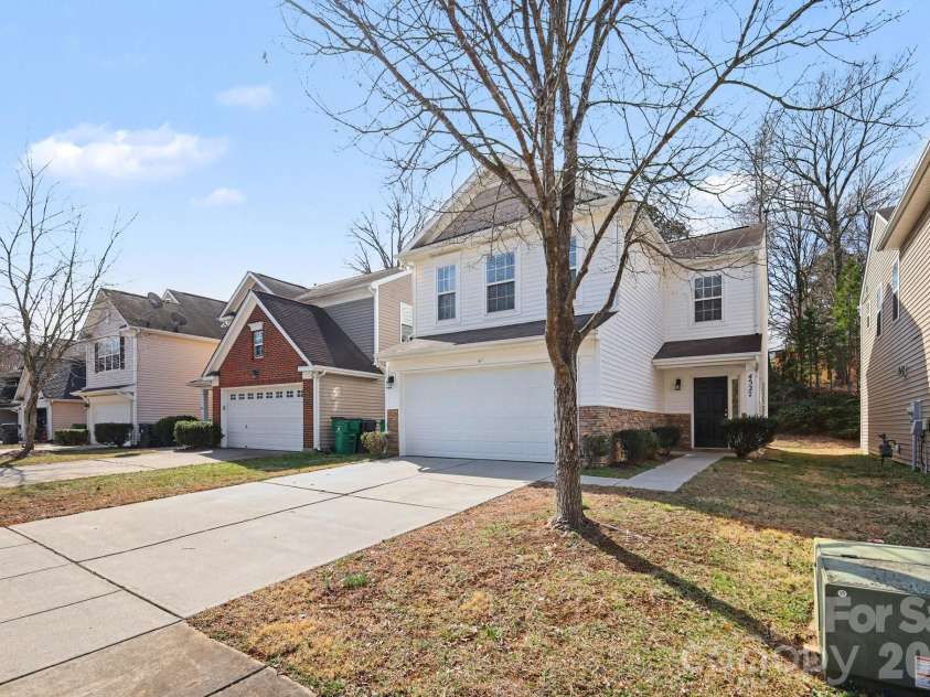 4527 Belmar Place Road, Charlotte, NC 28269.  MLS# CAR4346561, YatesRealty ID 9714. 