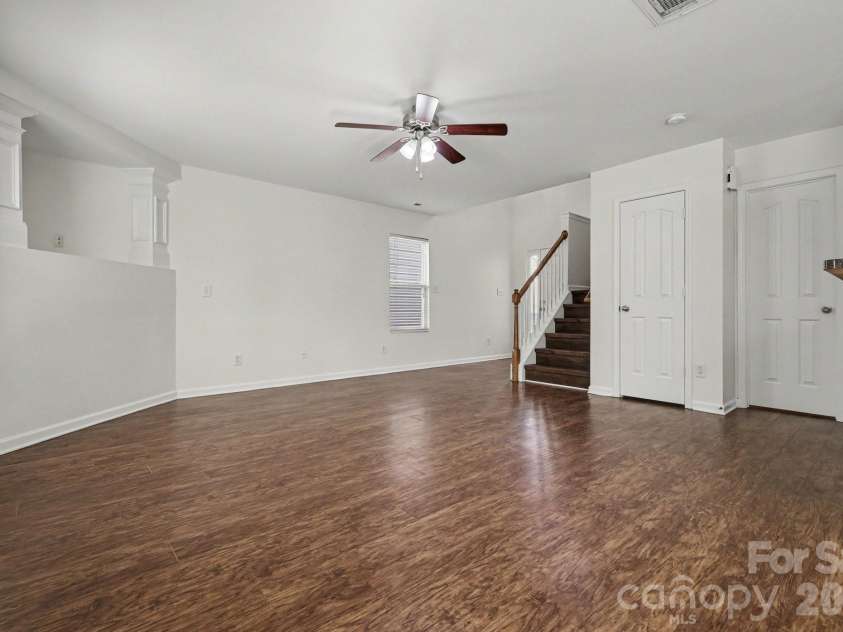 4527 Belmar Place Road, Charlotte, NC 28269.  MLS# CAR4346561, YatesRealty ID 9714. 