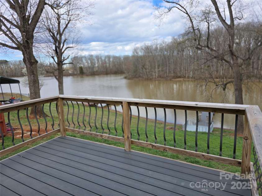 146 Riverview Boulevard, Lexington, NC 27292.  MLS# CAR4234839, YatesRealty ID 9716. 