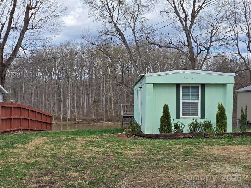146 Riverview Boulevard, Lexington, NC 27292.  MLS# CAR4234839, YatesRealty ID 9716. 