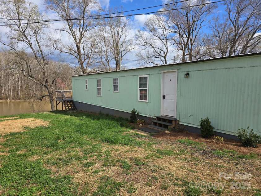 146 Riverview Boulevard, Lexington, NC 27292.  MLS# CAR4234839, YatesRealty ID 9716. 