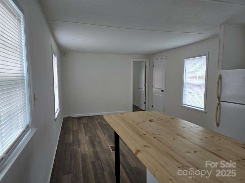 146 Riverview Boulevard, Lexington, NC 27292.  MLS# CAR4234839, YatesRealty ID 9716. 