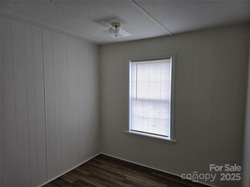 146 Riverview Boulevard, Lexington, NC 27292.  MLS# CAR4234839, YatesRealty ID 9716. 