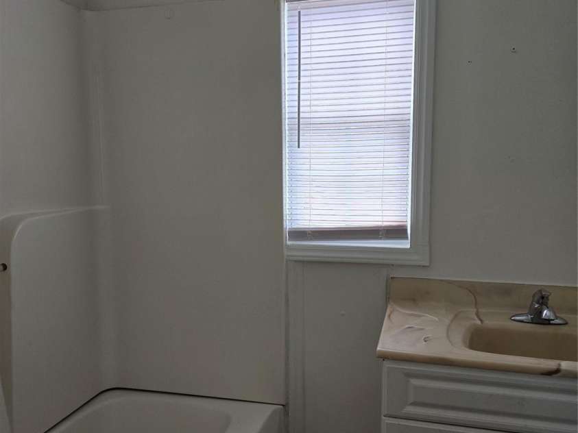 146 Riverview Boulevard, Lexington, NC 27292.  MLS# CAR4234839, YatesRealty ID 9716. 