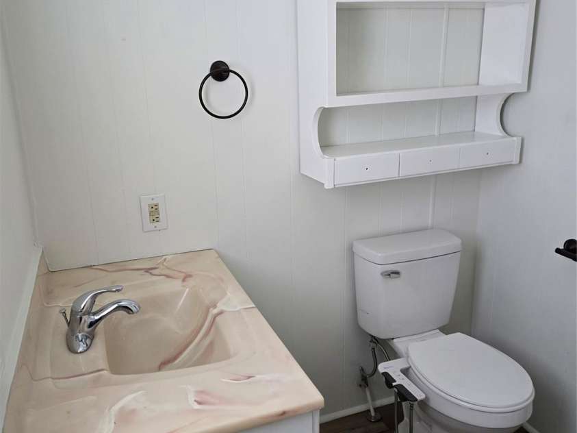 146 Riverview Boulevard, Lexington, NC 27292.  MLS# CAR4234839, YatesRealty ID 9716. 