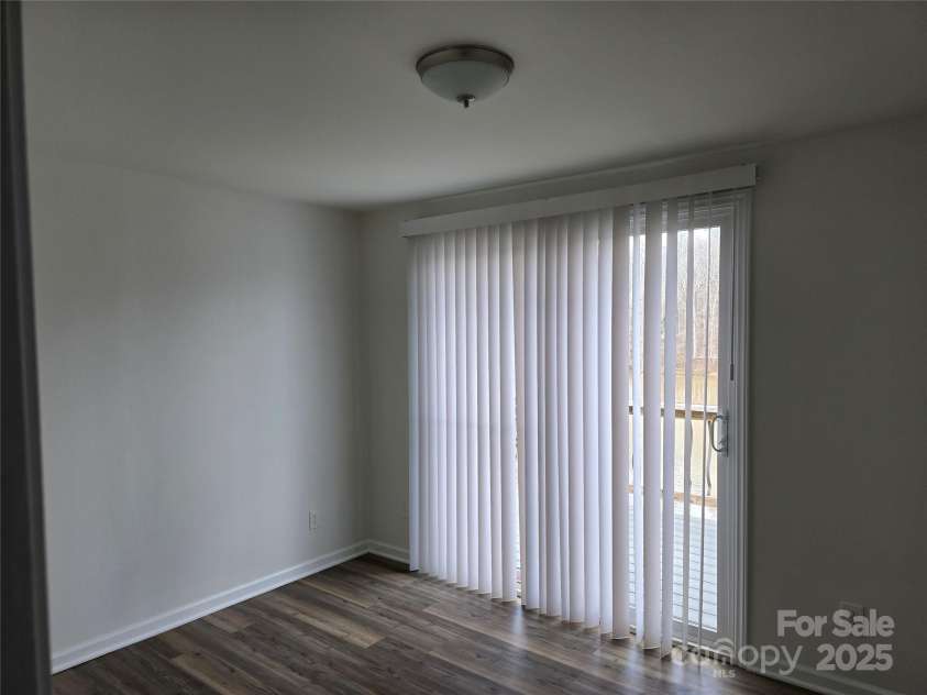 146 Riverview Boulevard, Lexington, NC 27292.  MLS# CAR4234839, YatesRealty ID 9716. 