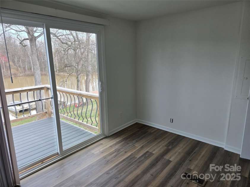 146 Riverview Boulevard, Lexington, NC 27292.  MLS# CAR4234839, YatesRealty ID 9716. 