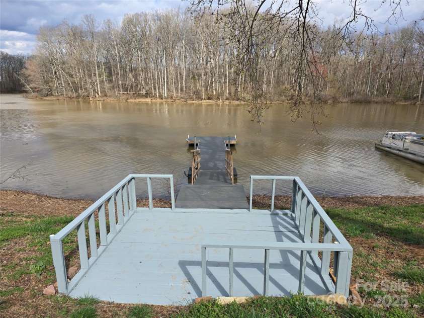 146 Riverview Boulevard, Lexington, NC 27292.  MLS# CAR4234839, YatesRealty ID 9716. 