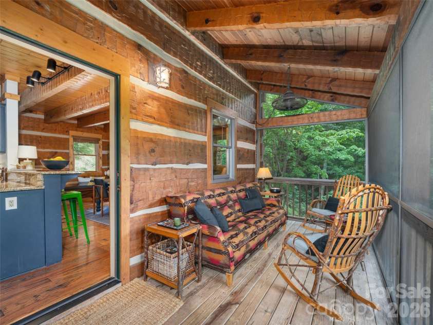 181 Grinnin Sun Road, Burnsville, NC 28714.  MLS# CAR4356361, YatesRealty ID 9717. 