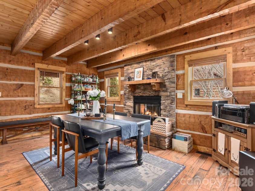 181 Grinnin Sun Road, Burnsville, NC 28714.  MLS# CAR4356361, YatesRealty ID 9717. 