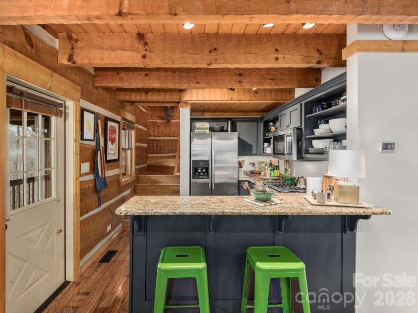 181 Grinnin Sun Road, Burnsville, NC 28714.  MLS# CAR4356361, YatesRealty ID 9717. 