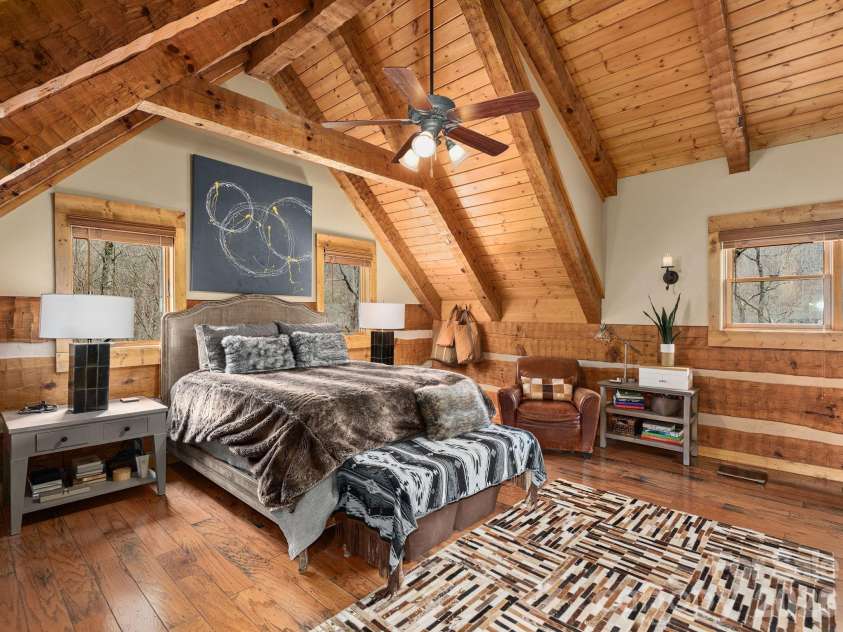 181 Grinnin Sun Road, Burnsville, NC 28714.  MLS# CAR4356361, YatesRealty ID 9717. 