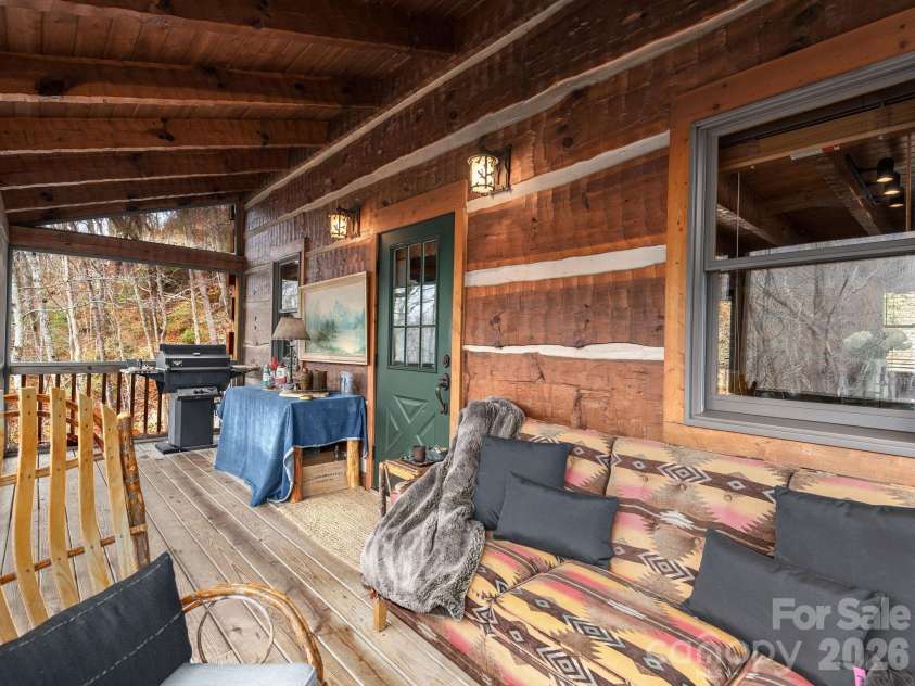 181 Grinnin Sun Road, Burnsville, NC 28714.  MLS# CAR4356361, YatesRealty ID 9717. 