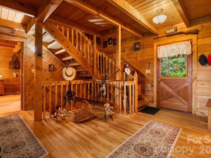 215 Goldenleaf Road, Mars Hill, NC 28754.  MLS# CAR4356364, YatesRealty ID 9718. Entry Foyer