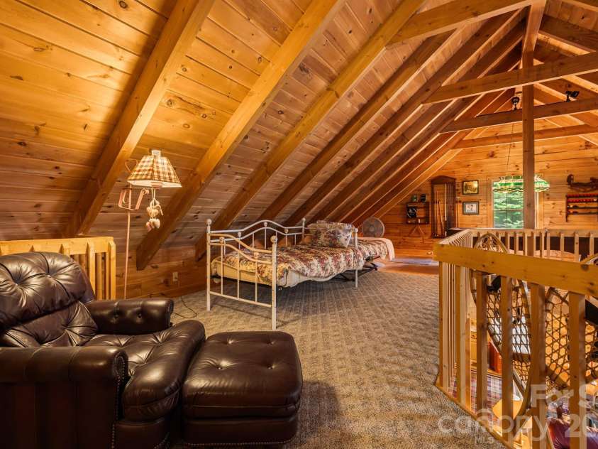 215 Goldenleaf Road, Mars Hill, NC 28754.  MLS# CAR4356364, YatesRealty ID 9718. Loft Area