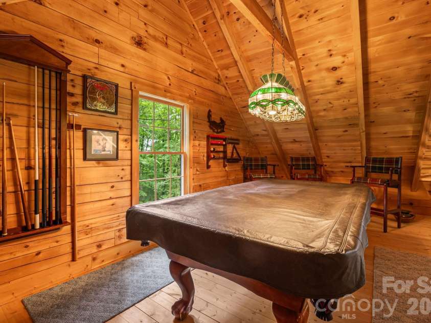 215 Goldenleaf Road, Mars Hill, NC 28754.  MLS# CAR4356364, YatesRealty ID 9718. Loft Area