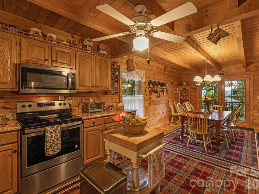215 Goldenleaf Road, Mars Hill, NC 28754.  MLS# CAR4356364, YatesRealty ID 9718. Stainless Appliances