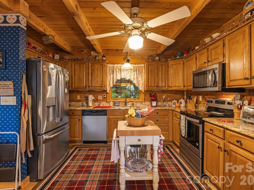 215 Goldenleaf Road, Mars Hill, NC 28754.  MLS# CAR4356364, YatesRealty ID 9718. Stainless Appliances