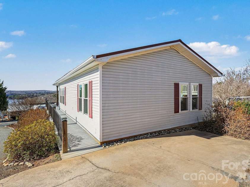 103 Oriole Road, New London, NC 28127.  MLS# CAR4335932, YatesRealty ID 972. Main level parking 