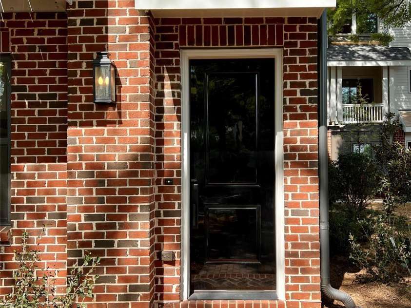 3100 Selwyn Avenue, Charlotte, NC 28209.  MLS# CAR4130767, YatesRealty ID 972. Photos from a completed home in Selwyn Walk.  Note subject is a different floor plan, added for illustrative purposes