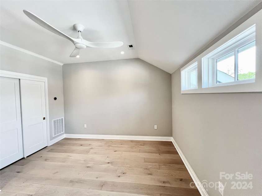 3100 Selwyn Avenue, Charlotte, NC 28209.  MLS# CAR4130767, YatesRealty ID 972. Photos from a completed home in Selwyn Walk.  Note subject is a different floor plan, added for illustrative purposes