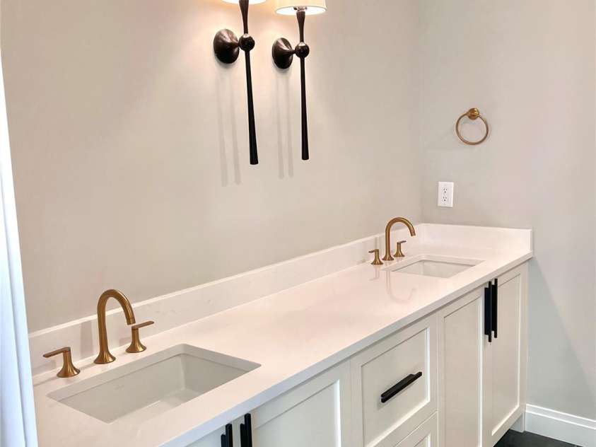 3100 Selwyn Avenue, Charlotte, NC 28209.  MLS# CAR4130767, YatesRealty ID 972. Photos from a completed home in Selwyn Walk.  Note subject is a different floor plan, added for illustrative purposes