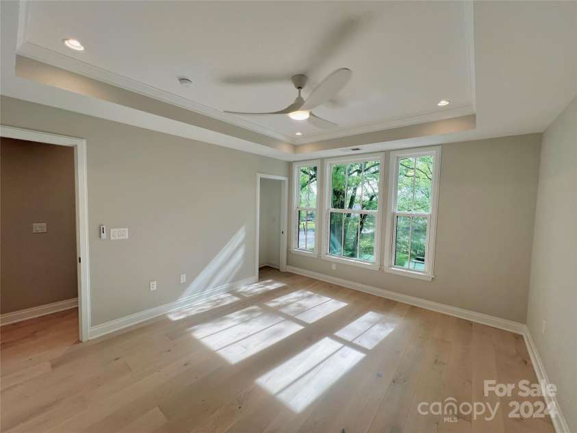 3100 Selwyn Avenue, Charlotte, NC 28209.  MLS# CAR4130767, YatesRealty ID 972. Photos from a completed home in Selwyn Walk.  Note subject is a different floor plan, added for illustrative purposes