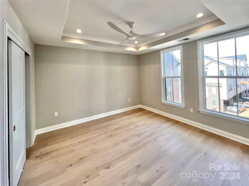 3100 Selwyn Avenue, Charlotte, NC 28209.  MLS# CAR4130767, YatesRealty ID 972. Photos from a completed home in Selwyn Walk.  Note subject is a different floor plan, added for illustrative purposes
