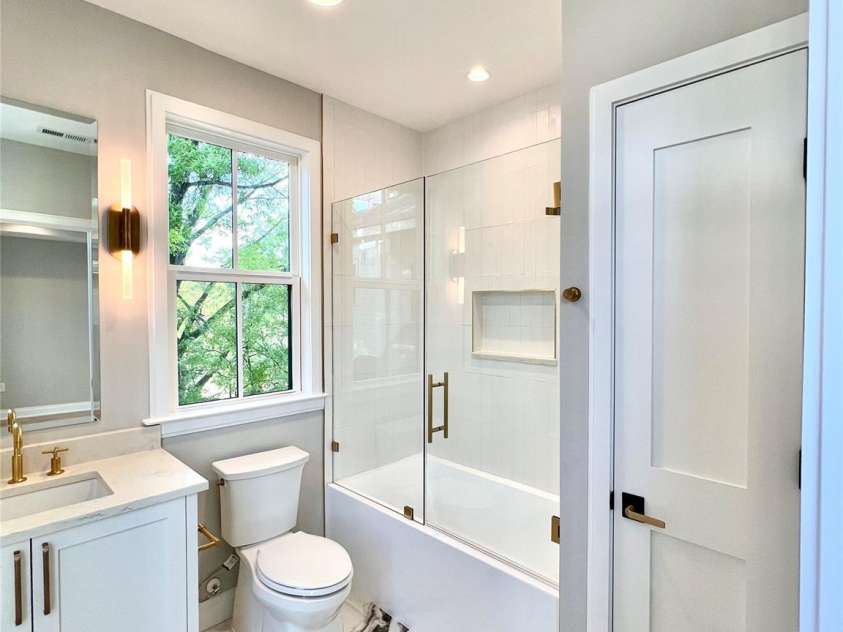 3100 Selwyn Avenue, Charlotte, NC 28209.  MLS# CAR4130767, YatesRealty ID 972. Photos from a completed home in Selwyn Walk.  Note subject is a different floor plan, added for illustrative purposes