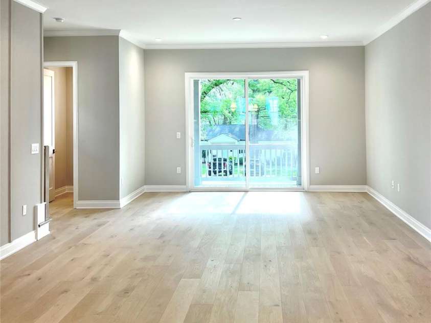 3100 Selwyn Avenue, Charlotte, NC 28209.  MLS# CAR4130767, YatesRealty ID 972. Photos from a completed home in Selwyn Walk.  Note subject is a different floor plan, added for illustrative purposes