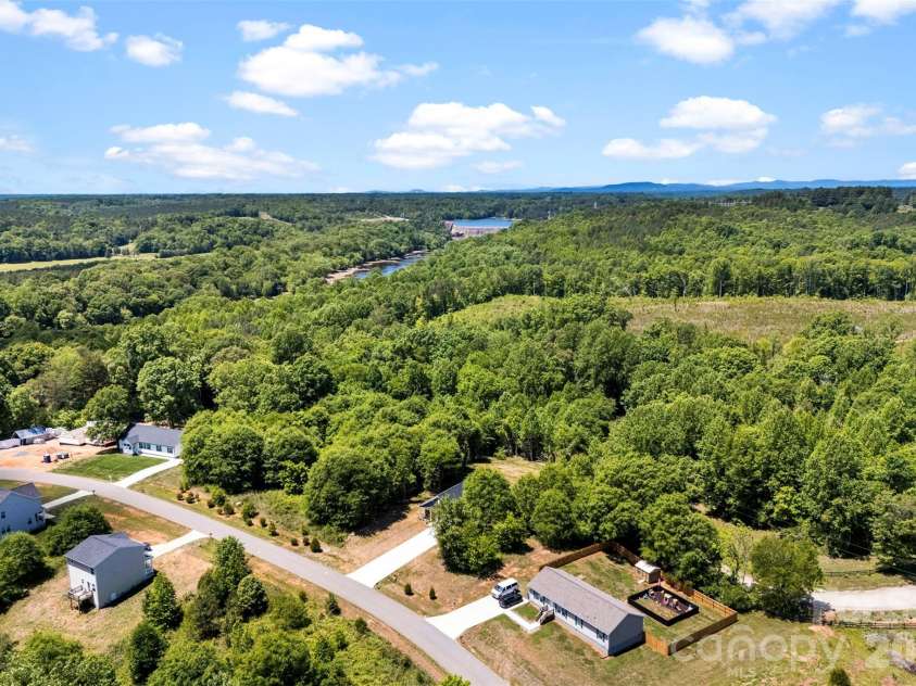 128 Slate Drive, Statesville, NC 28625.  MLS# CAR4381301, YatesRealty ID 9720. 