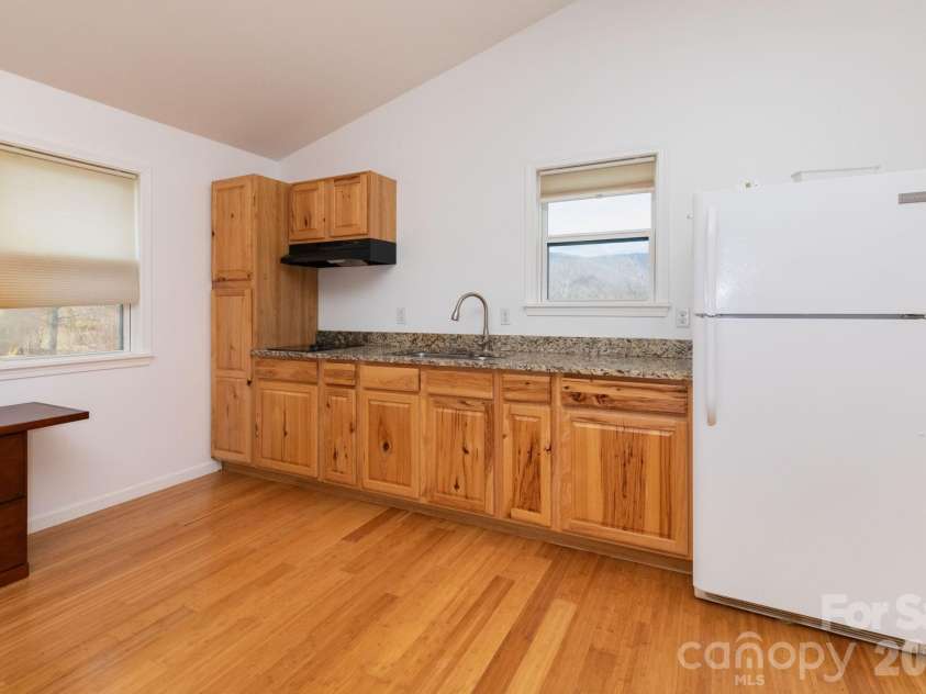 14 Lila Lane, Clyde, NC 28721.  MLS# CAR4355862, YatesRealty ID 9721. 