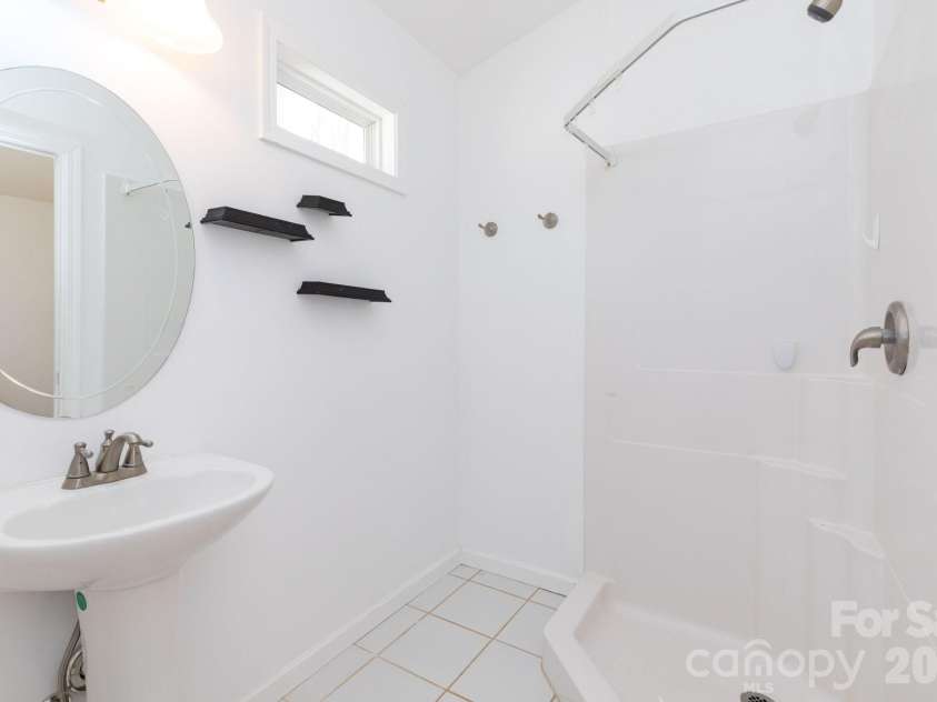 14 Lila Lane, Clyde, NC 28721.  MLS# CAR4355862, YatesRealty ID 9721. 