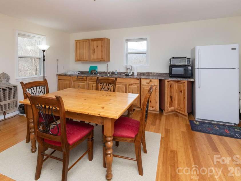 14 Lila Lane, Clyde, NC 28721.  MLS# CAR4355862, YatesRealty ID 9721. 