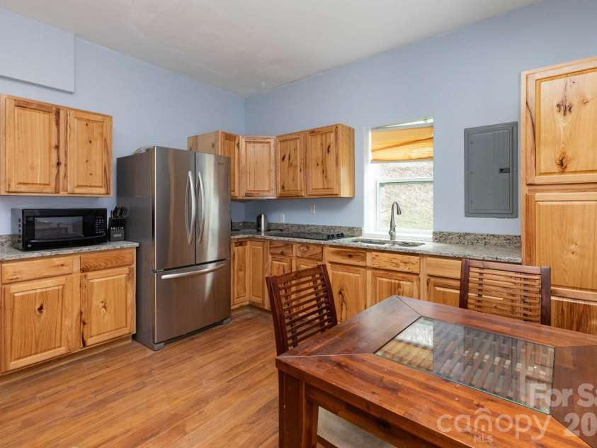 14 Lila Lane, Clyde, NC 28721.  MLS# CAR4355862, YatesRealty ID 9721. 